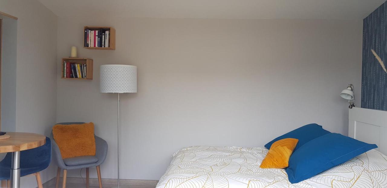 Agreable Petite Maison Proche Joigny Chamvres Екстер'єр фото